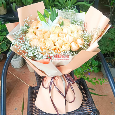 乐山33朵香槟玫瑰百合，心里永远是你